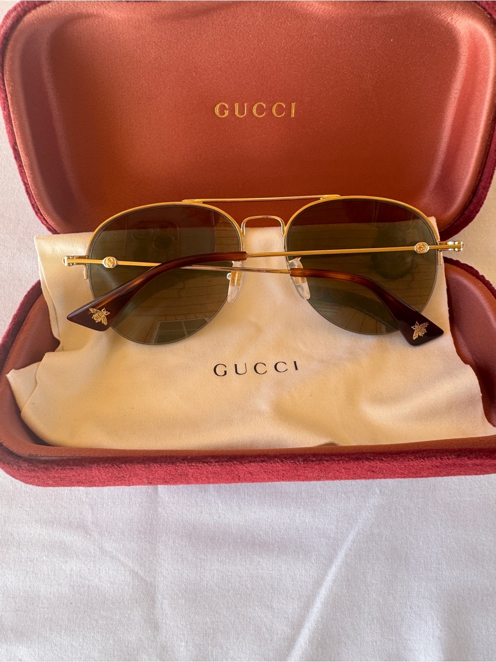 Gucci Brown and Gold Sunglasses in Branded Case - Picture 5 of 11